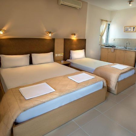 Nepheli Apartments And Studios Paralía الغرفة الصورة