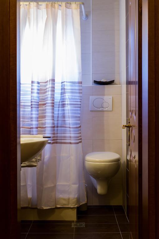 Nepheli Apartments And Studios Paralía الغرفة الصورة