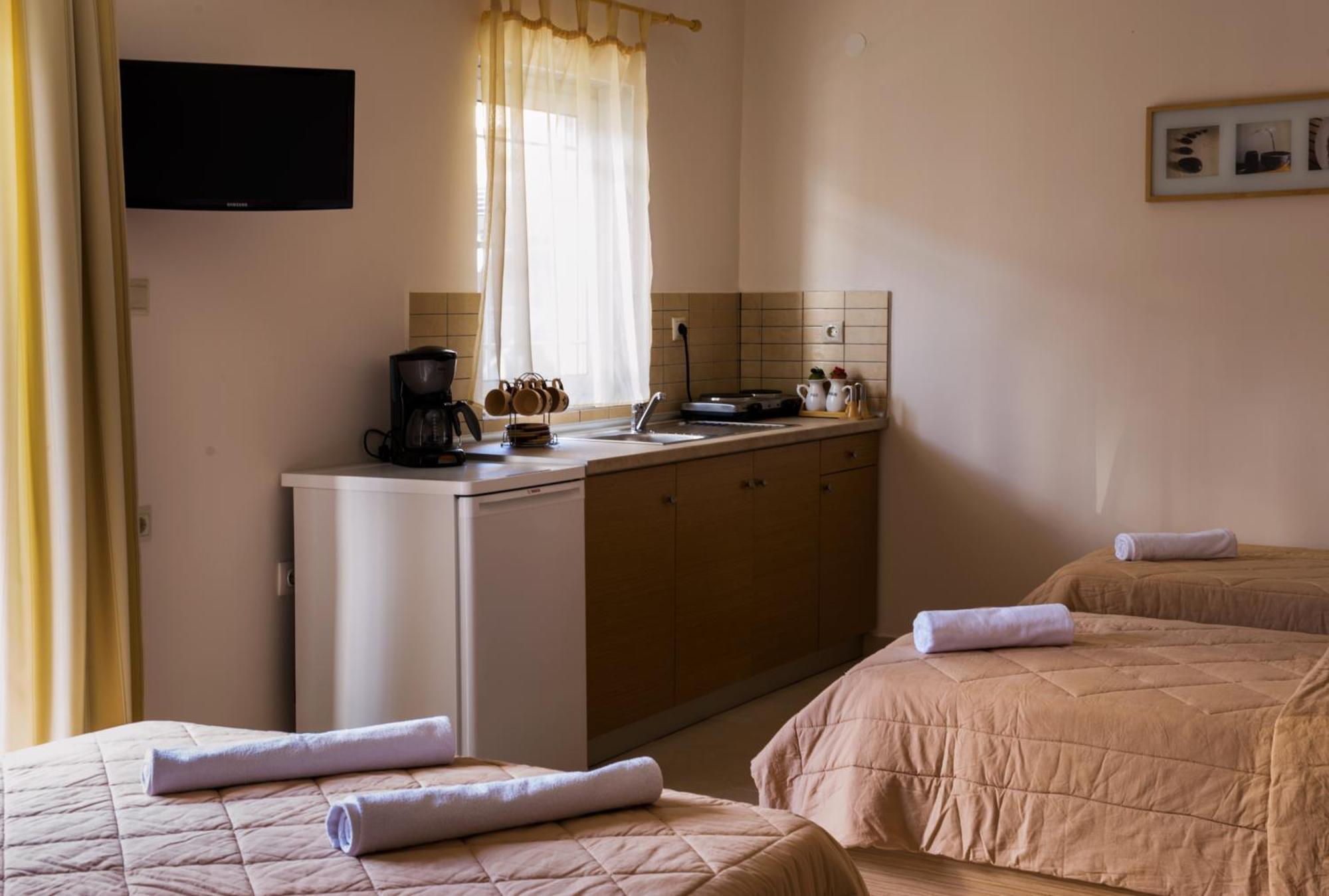 Nepheli Apartments And Studios Paralía المظهر الخارجي الصورة