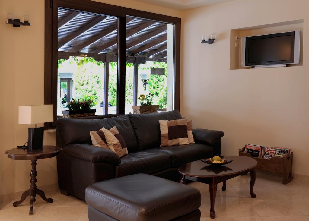 Nepheli Apartments And Studios Paralía المظهر الخارجي الصورة