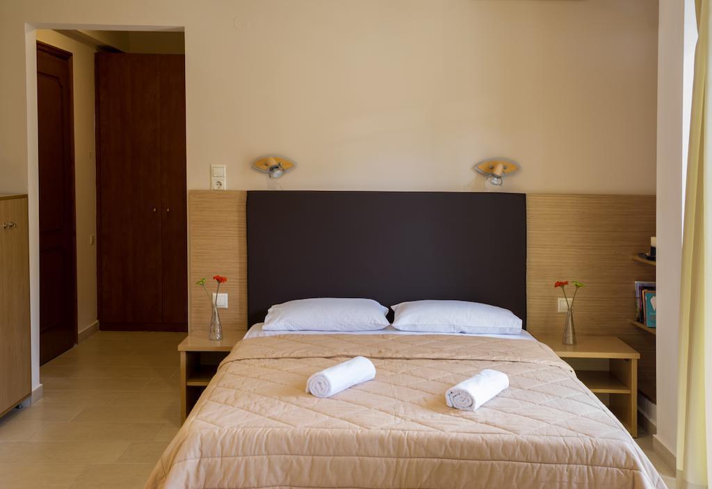 Nepheli Apartments And Studios Paralía الغرفة الصورة