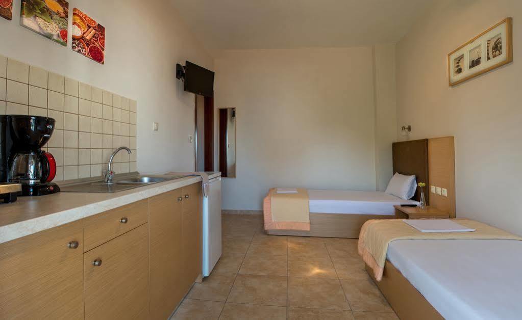 Nepheli Apartments And Studios Paralía المظهر الخارجي الصورة